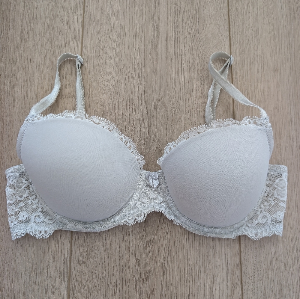 Victoria's Secret Light Gray Lace Push-Up Bra